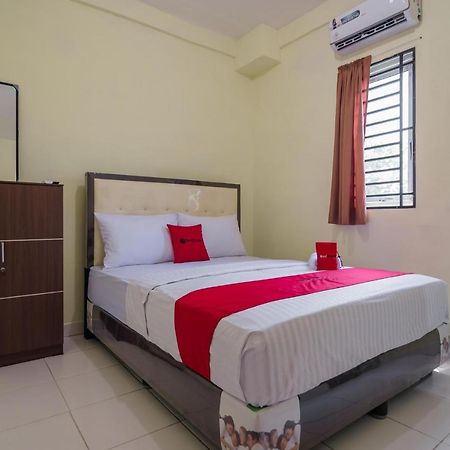 Hotel RedDoorz near Politeknik Negeri Medan Exterior foto