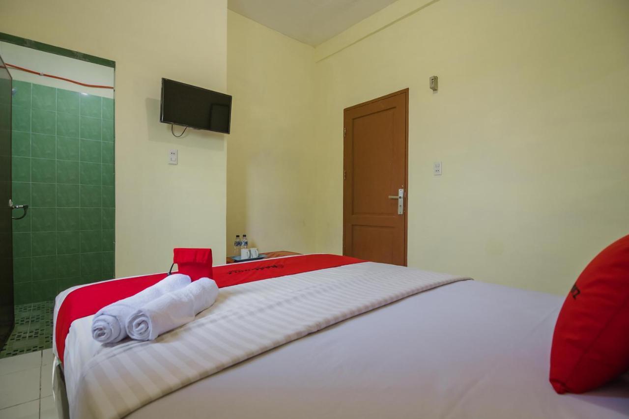 Hotel RedDoorz near Politeknik Negeri Medan Exterior foto